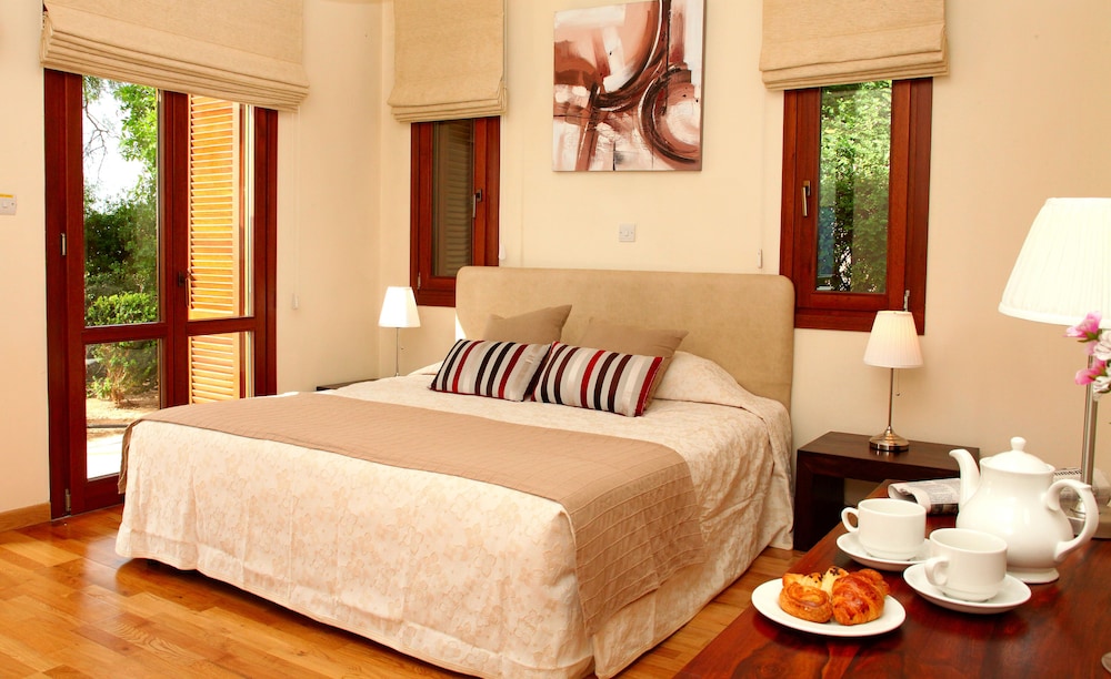 Superior Villa, 3 Bedrooms, Private Pool, Poolside - Guestroom