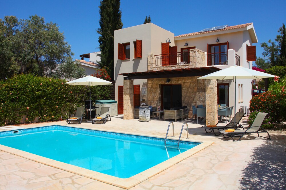 Junior Villa, 3 Bedrooms, Private Pool, Poolside - Guestroom View