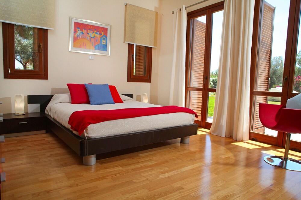 Superior Villa, 3 Bedrooms, Private Pool, Poolside - Guestroom