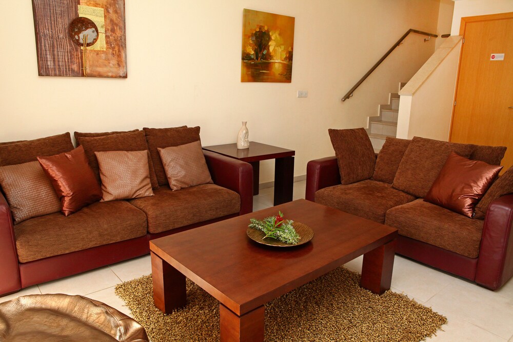 Junior Villa, 3 Bedrooms, Private Pool, Poolside - Living Room