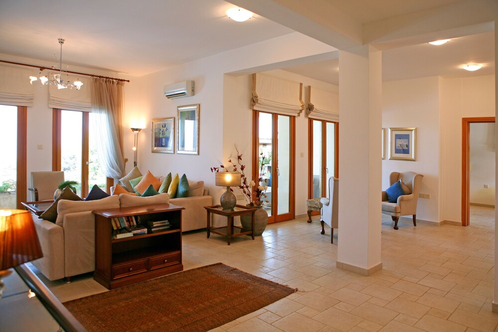 Villa, 5 Bedrooms (Elite Collection ) - Living Area
