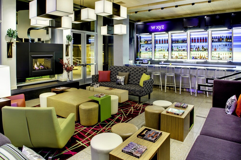 Hotel Bar