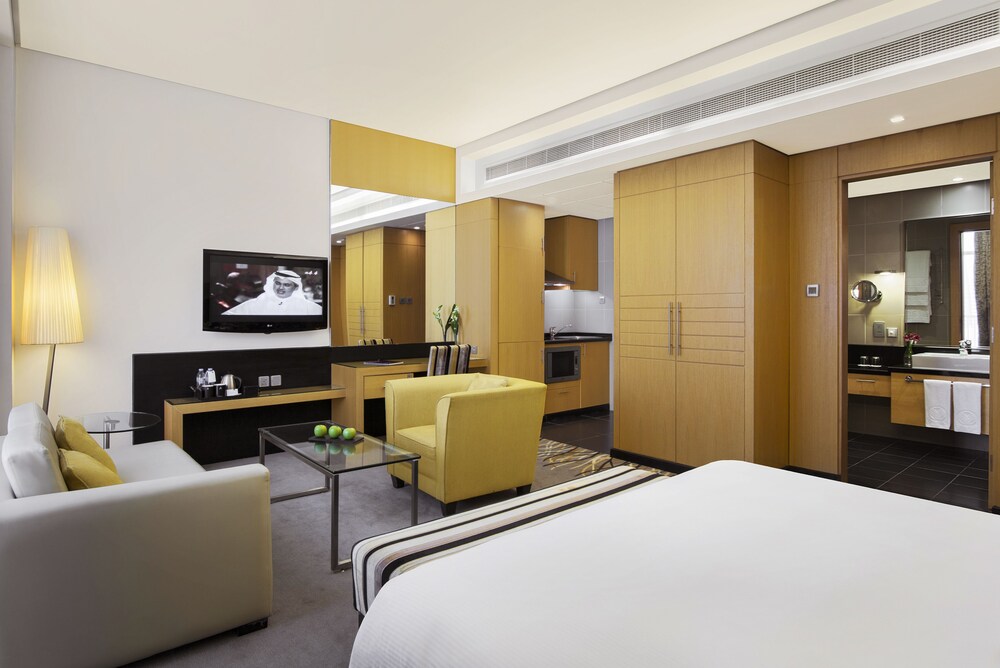 Premium Studio King Bed - Guestroom