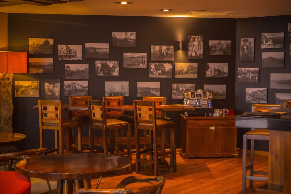 Hotel Bar