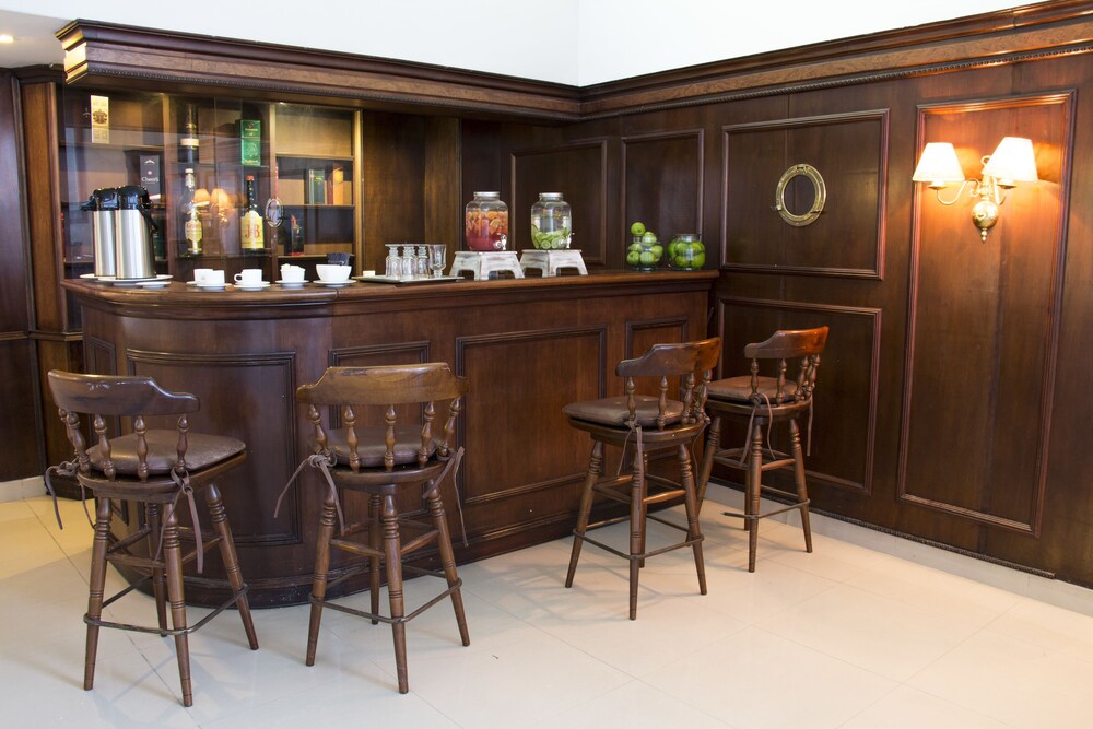 Hotel Bar