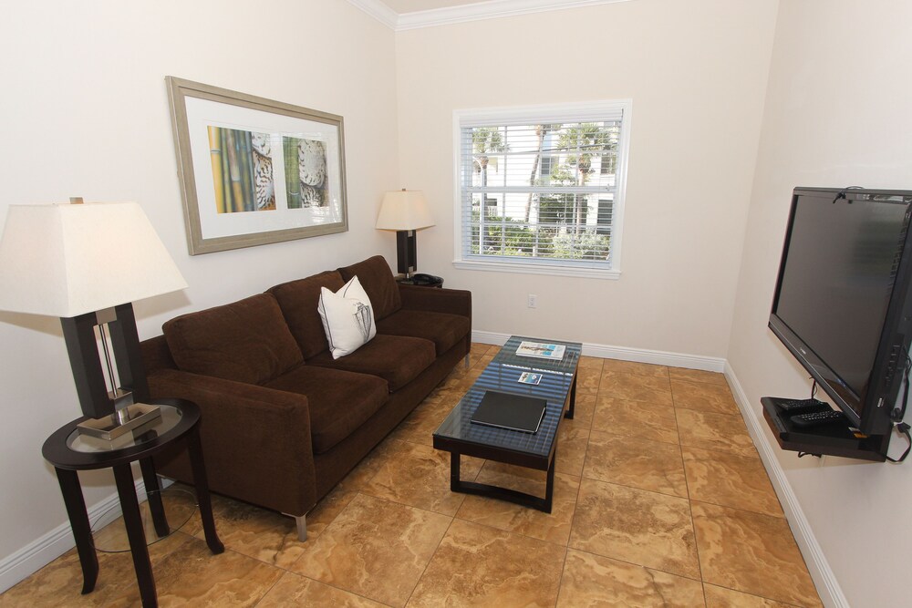 Standard Condo, 1 Bedroom - Living Room