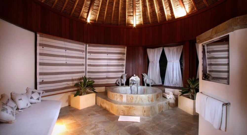 Dewani Suite - Bathroom