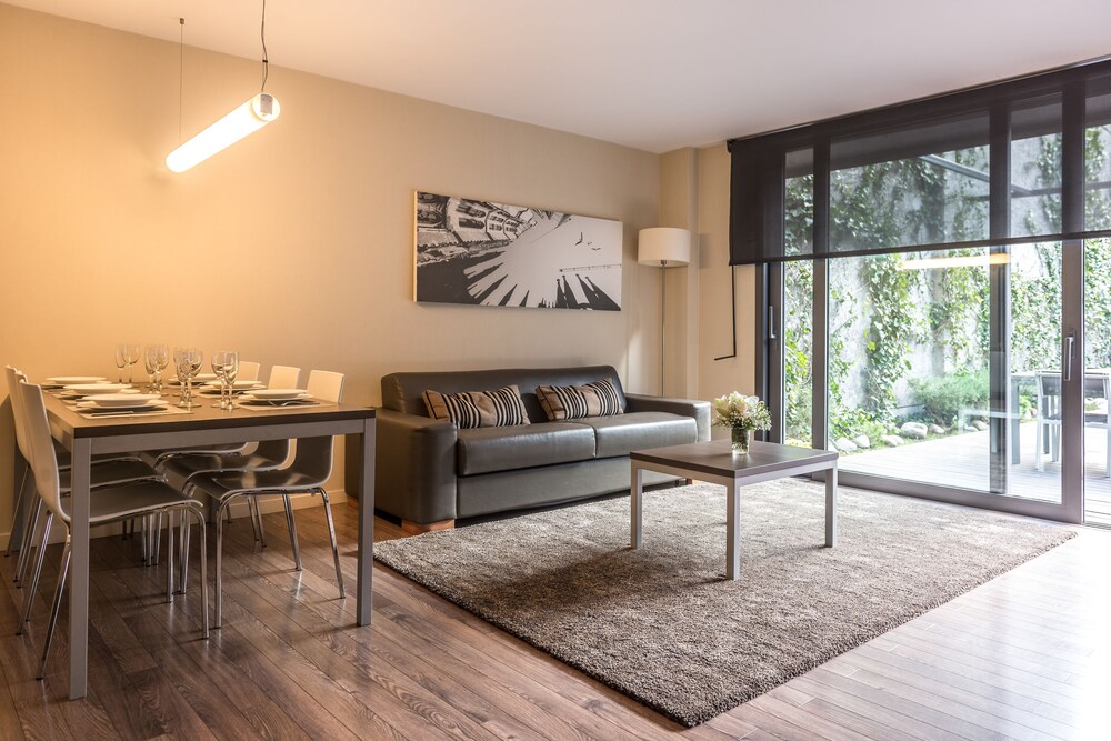Apartment, 3 Bedrooms - Living Area