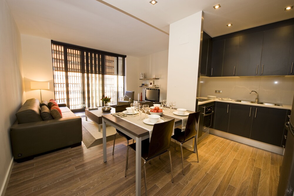 Apartment, 2 Bedrooms - Living Area
