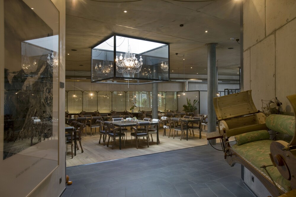 Lobby-Lounge