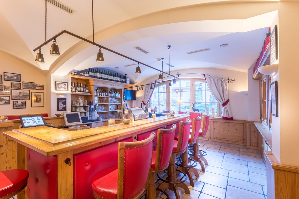 Hotel Bar