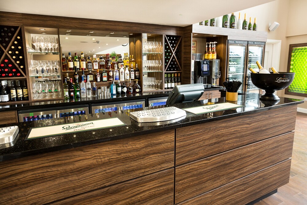 Hotel Bar