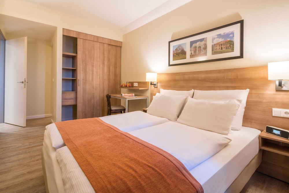 Apartment, 2 Bedrooms, Kitchen - Guestroom View