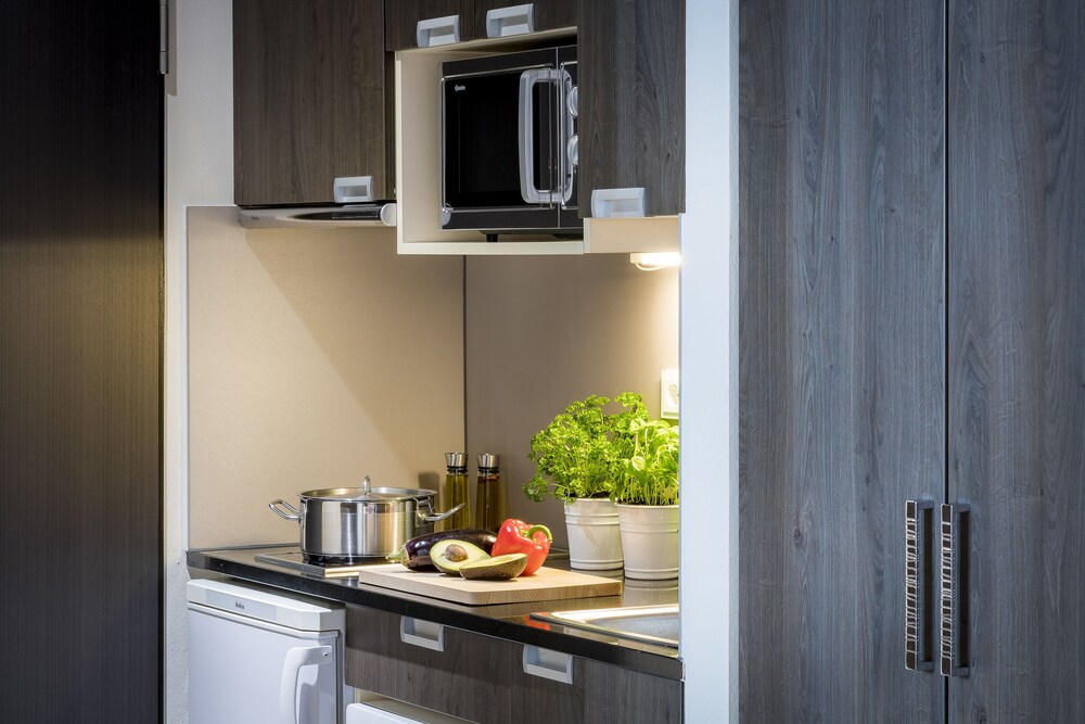 Executive Studio, Kitchen - In-Room Kitchenette