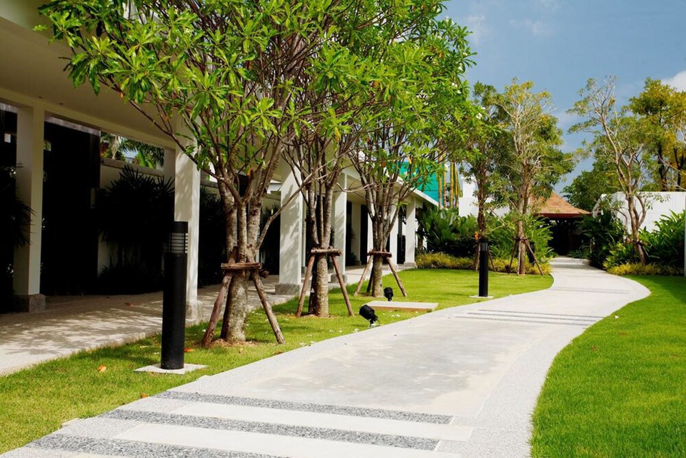 Courtyard View