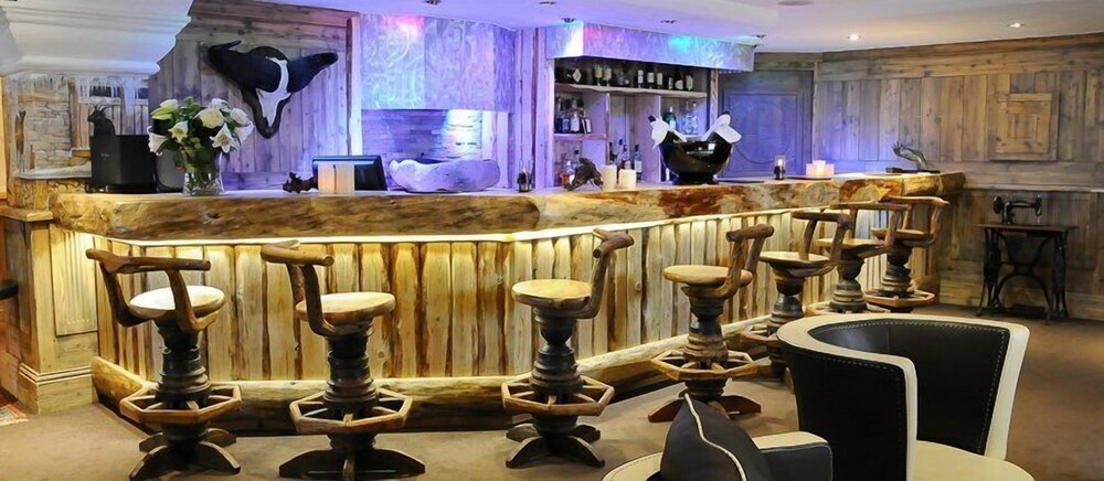 Hotel Bar