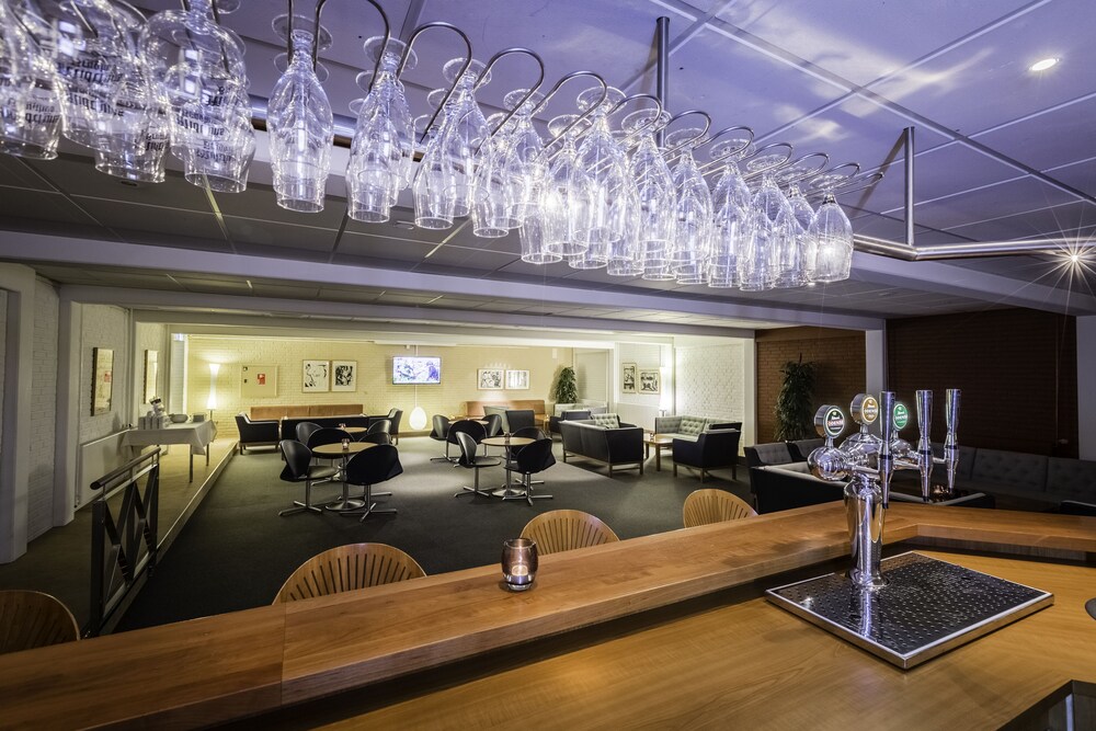 Hotel Bar