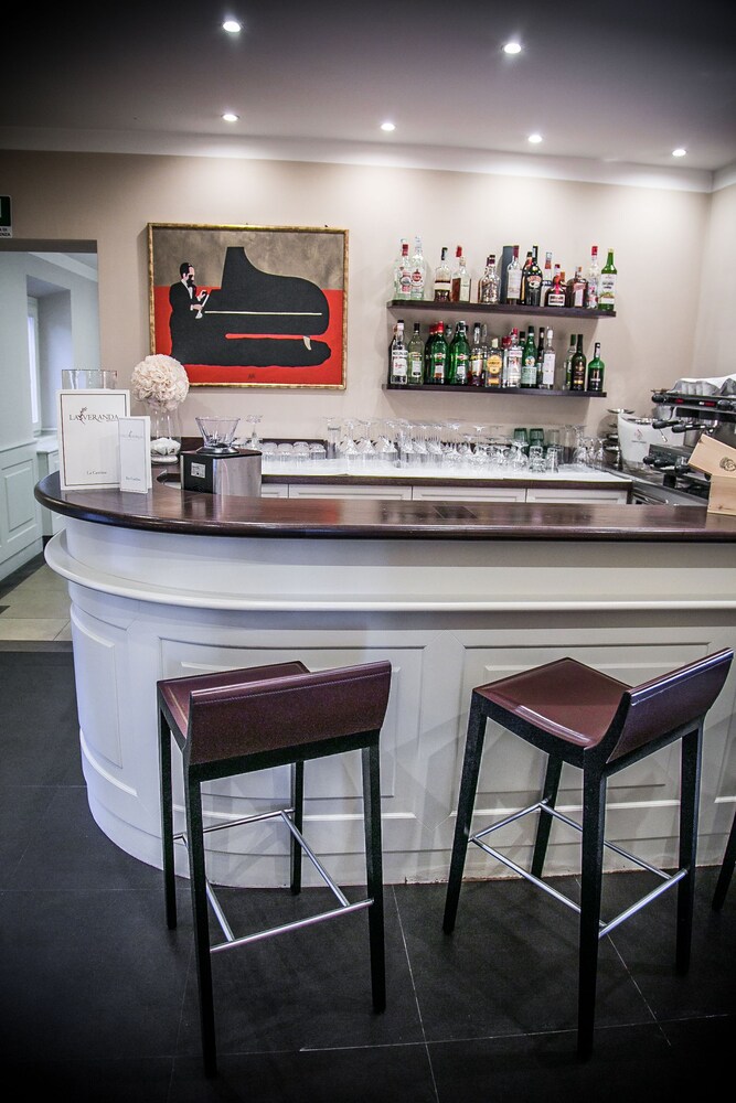 Hotel Bar