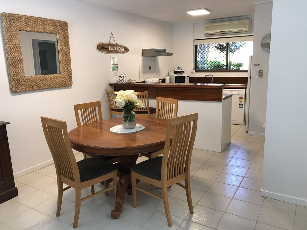 XOne Bedroom Apartment - In-Room Dining