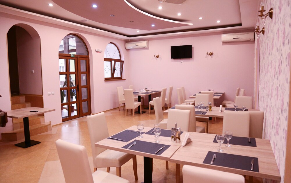 Food Court