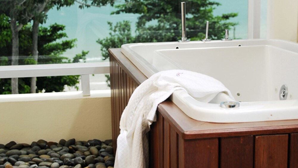 Jetted Tub