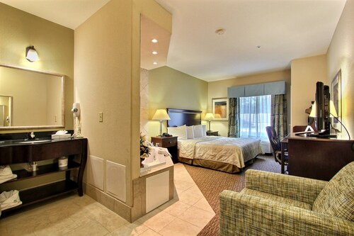 Magnolia Inn & Suites