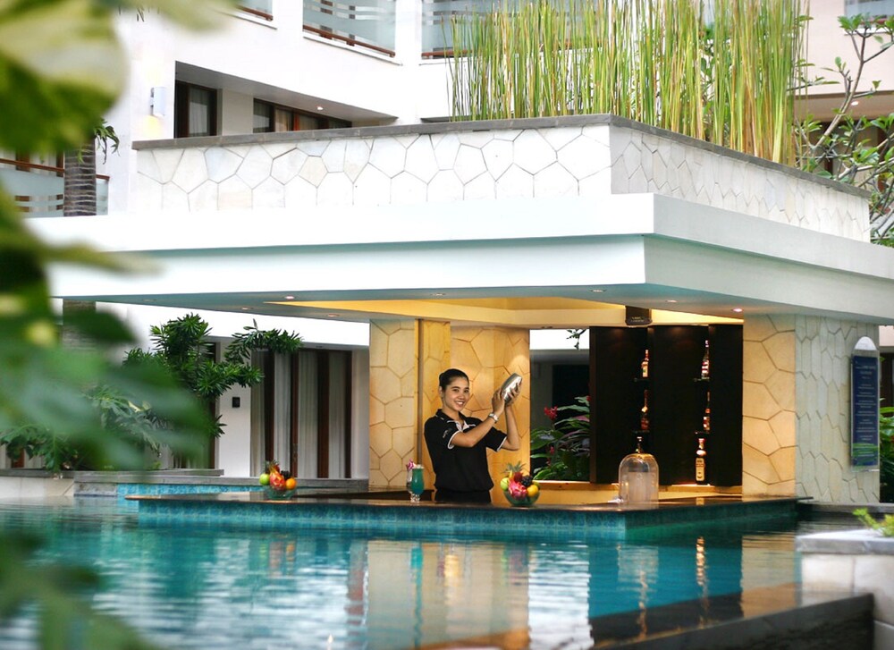 Poolside Bar