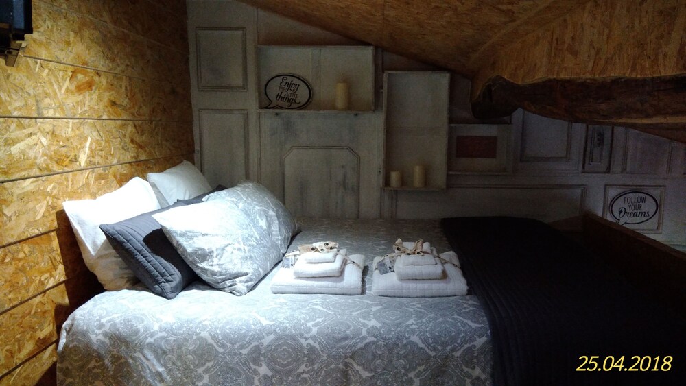 Studio, Mezzanine - Guestroom
