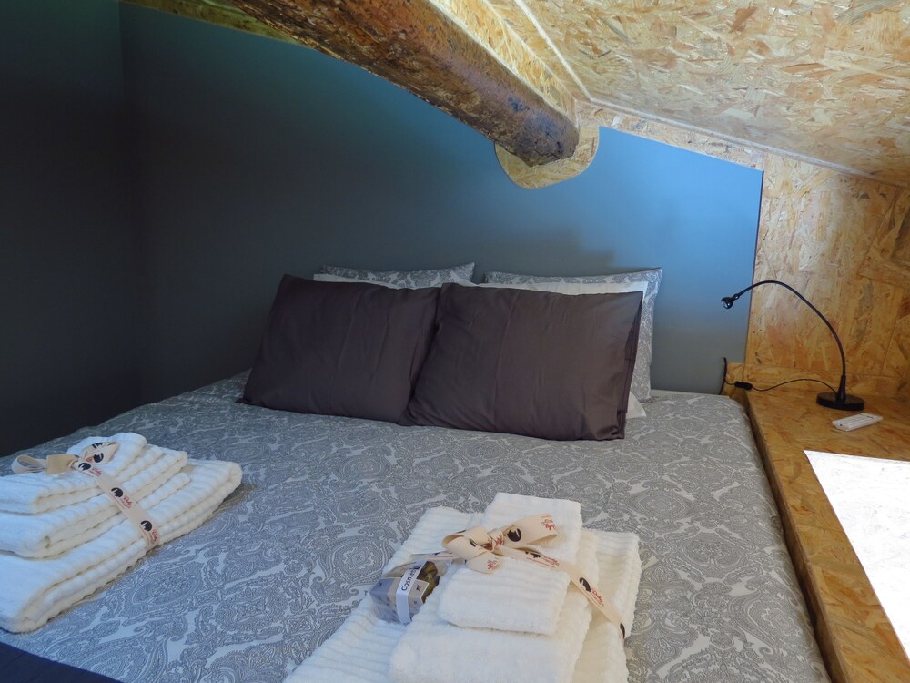 Studio, 1 King Bed with Sofa bed, Mezzanine - Guestroom