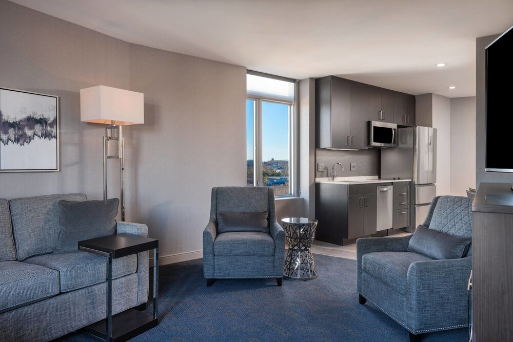 Suite, 1 Bedroom (1 King Bed and Sofa Bed) - Room