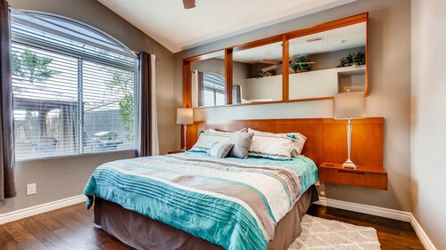 Freshly remodeled fully furnished home with 2 bds, 2 ba, and large office