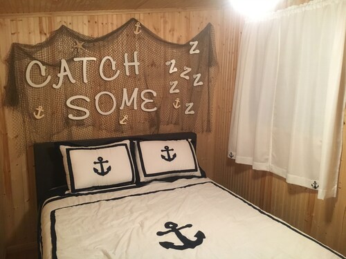 Torch Lake Sandbar Cottage on South Shore - Anchor Cottage