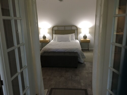 Open year round/ modern guest house < 1 mile Downtown Highlands/Pets ok