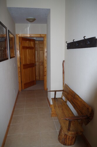 Just two blocks from the St. Louis River and close to two boat landings.