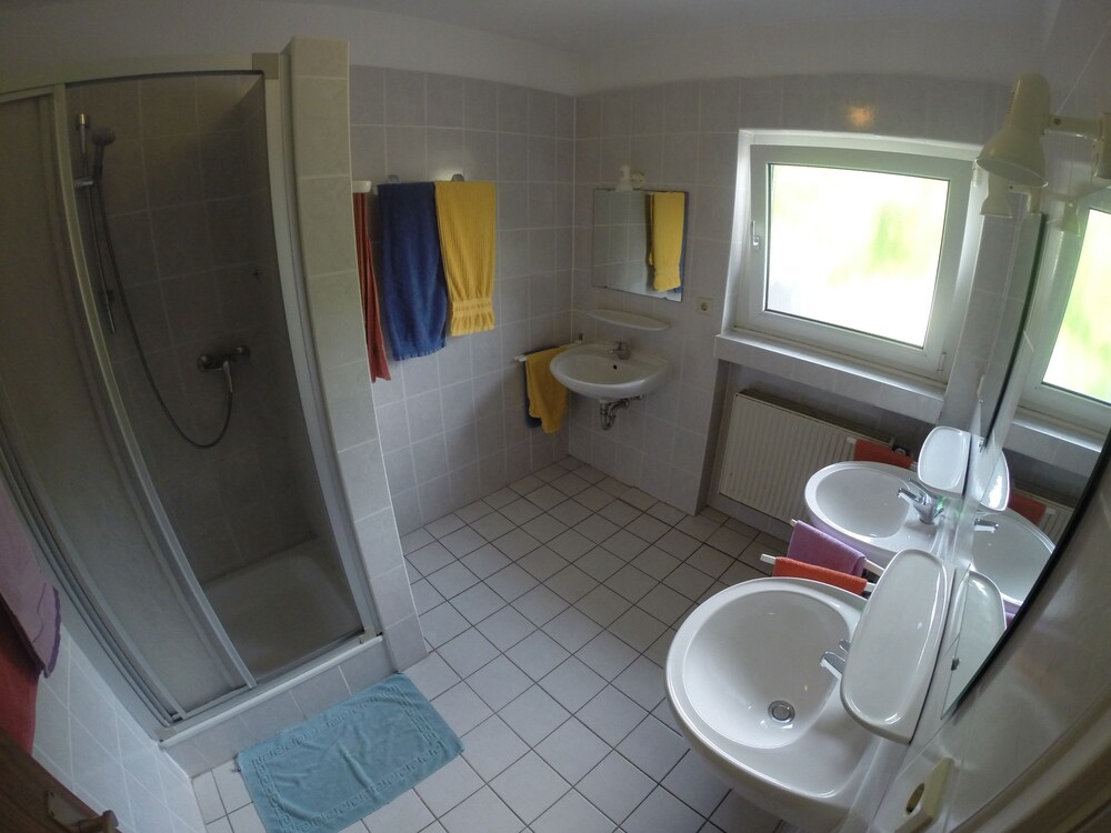 Badezimmerausstattung (Standard-Apartment, 3 Schlafzimmer, Nichtraucher)
