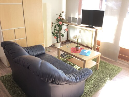 1Z. Appartement 2 pers. Bad-Kochn. Piscine S-balcon dans la maison, sauna + salle de fitness. 35 € par jour