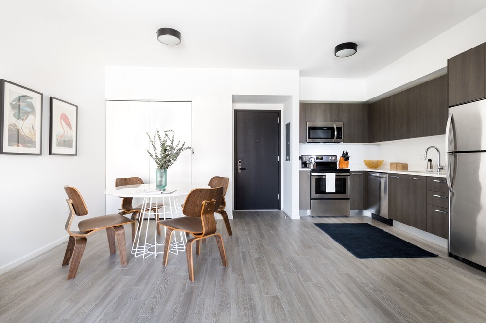 Luxury Suite, 2 Bedrooms, City View - In-Room Dining