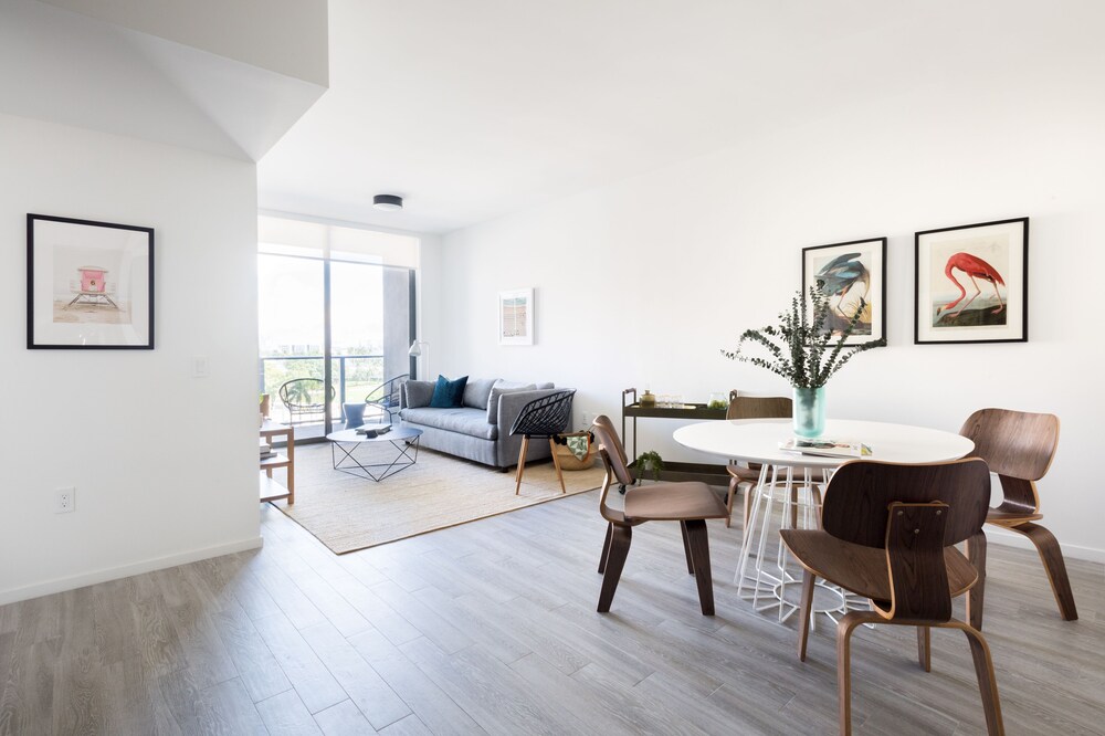Luxury Suite, 2 Bedrooms, City View - Living Area