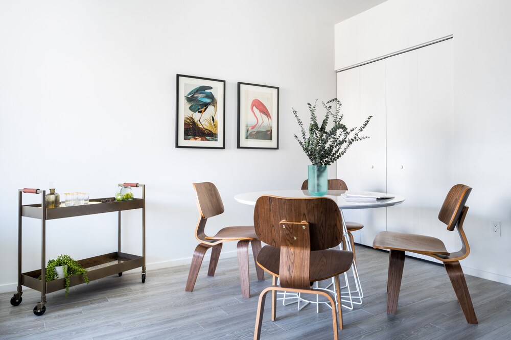 Luxury Suite, 2 Bedrooms, City View - In-Room Dining