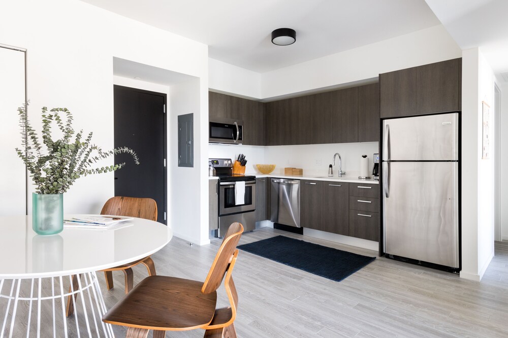 Luxury Suite, 2 Bedrooms, City View - Private Kitchen
