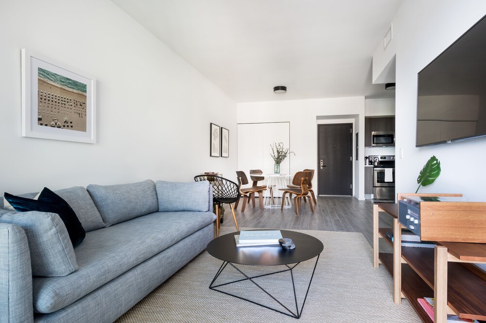 Luxury Suite, 2 Bedrooms, City View - Living Room