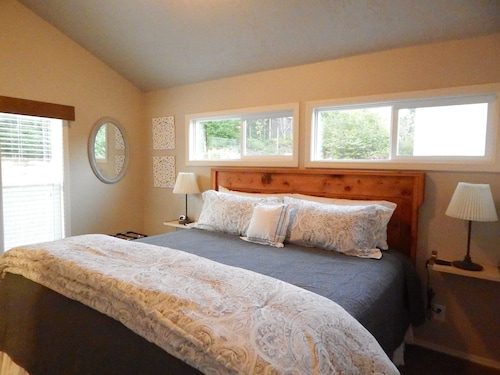 Shellrock Cabin with Columbia River View