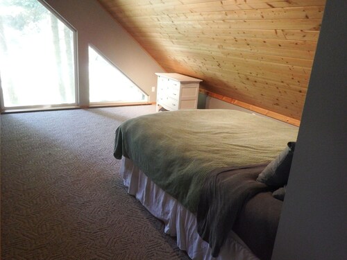 Greenwater chalet/cabin - 3 bed + loft - 2 full baths