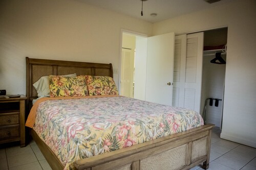 2/2, Davie/Ft. Lauderdale "Quiet/ Pool" Garden Home