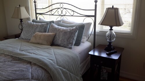 ***Romantic View Home Centrally Located in Windsor Hills, La Mesa***
