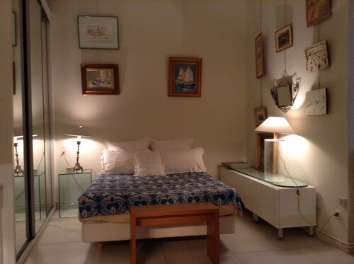 Dans petit hôtel particulier en plein centre ville, appartement 45m2