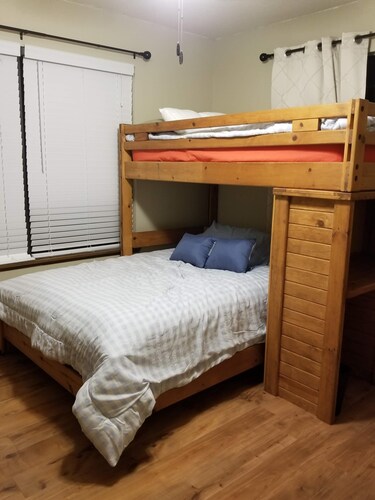 CANTERBURY CABIN * Relax in this Cozy Cabin off the beaten path!