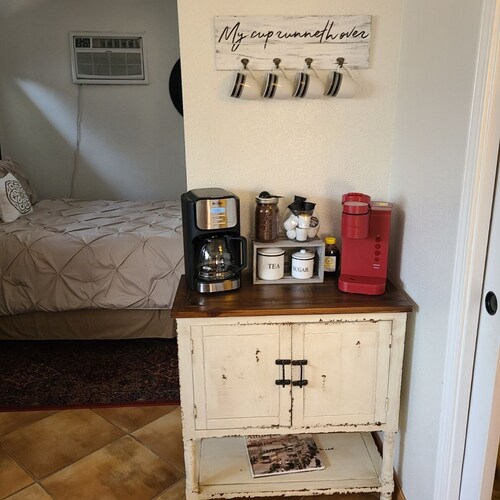 Charming three room casita in the heart of Los Ranchos de ABQ - Pets Welcome