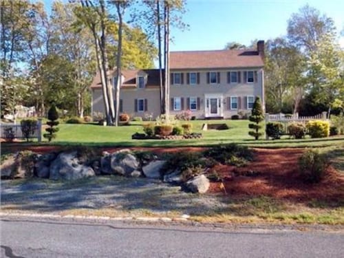'Bayside' 2 story Colonial with Guest Quarters & Central Air