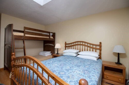 Fantastic Home, Waterview's Galore